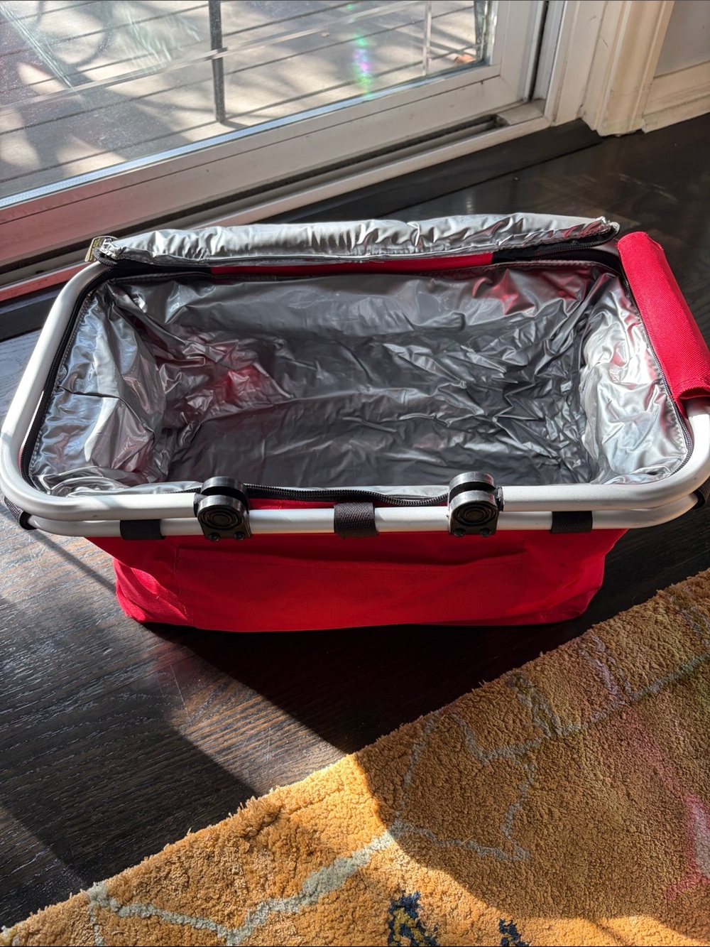 New! Collapsible Insulated Picnic Basket Market Basket Tote & 2 Picnic Blankets - Picture 7 of 9